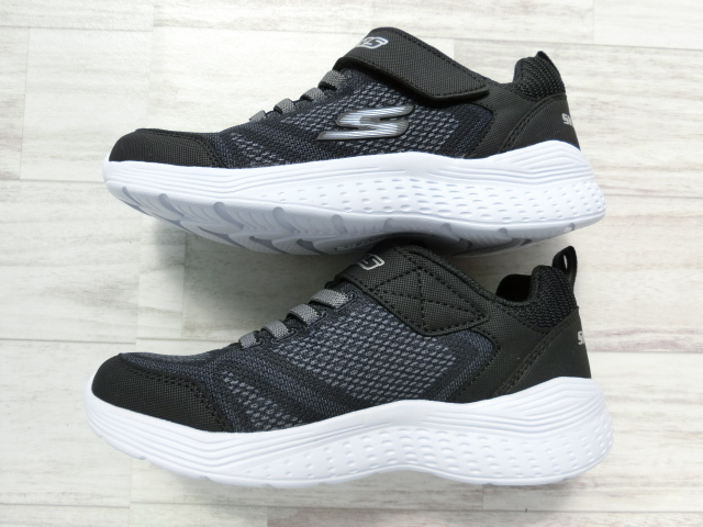 【未使用訳あり】 SKECHERS スケッチャーズ SNAP SPRINTS-ULTRAVOLT キッズスニーカー BKCC 左18cm 右17cm 【0008】_画像6