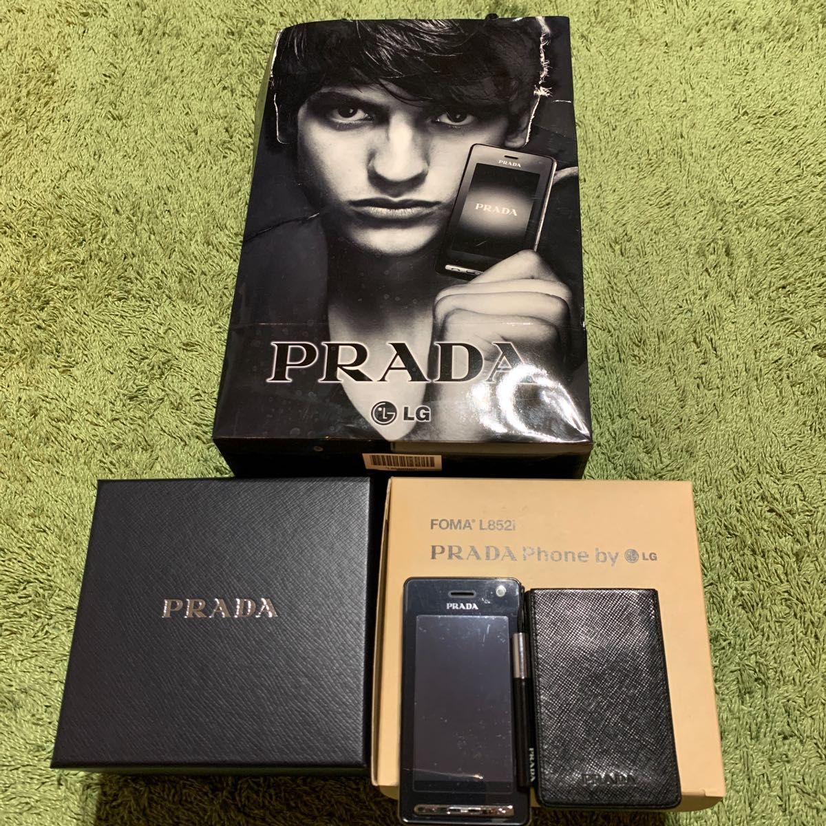 稀少　PRADA 携帯　ガラケー