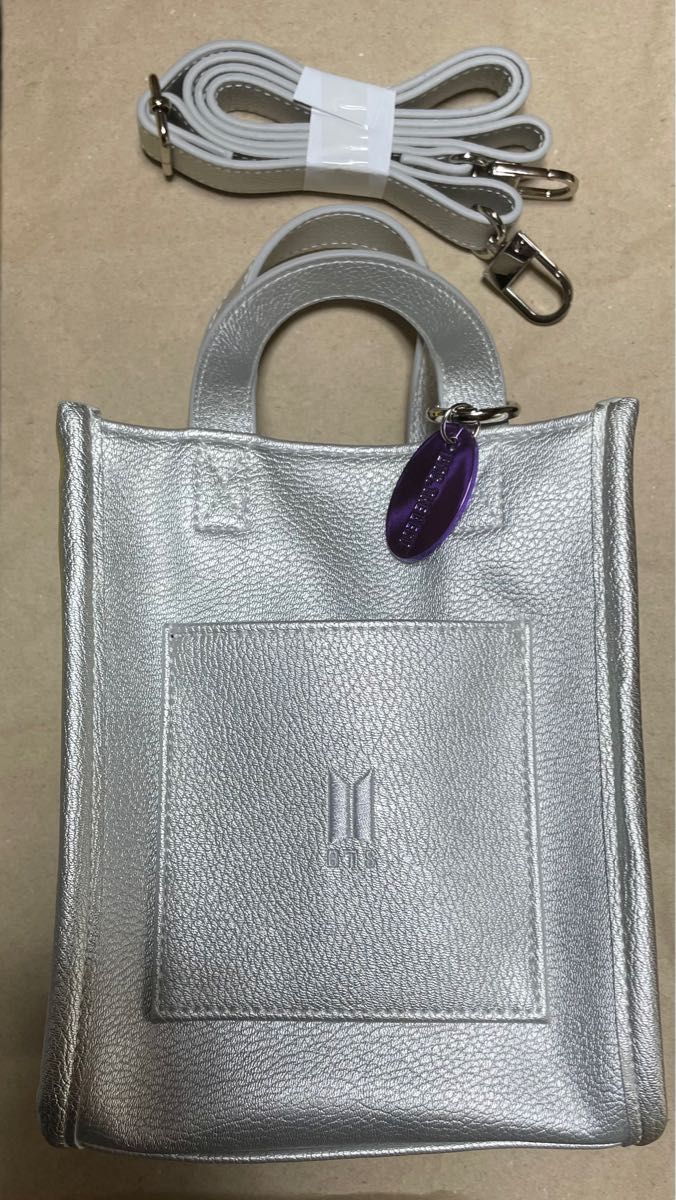 開封後、未使用 BTS THE BEST MINI SHOULDER BAG ミニショルダーバッグ