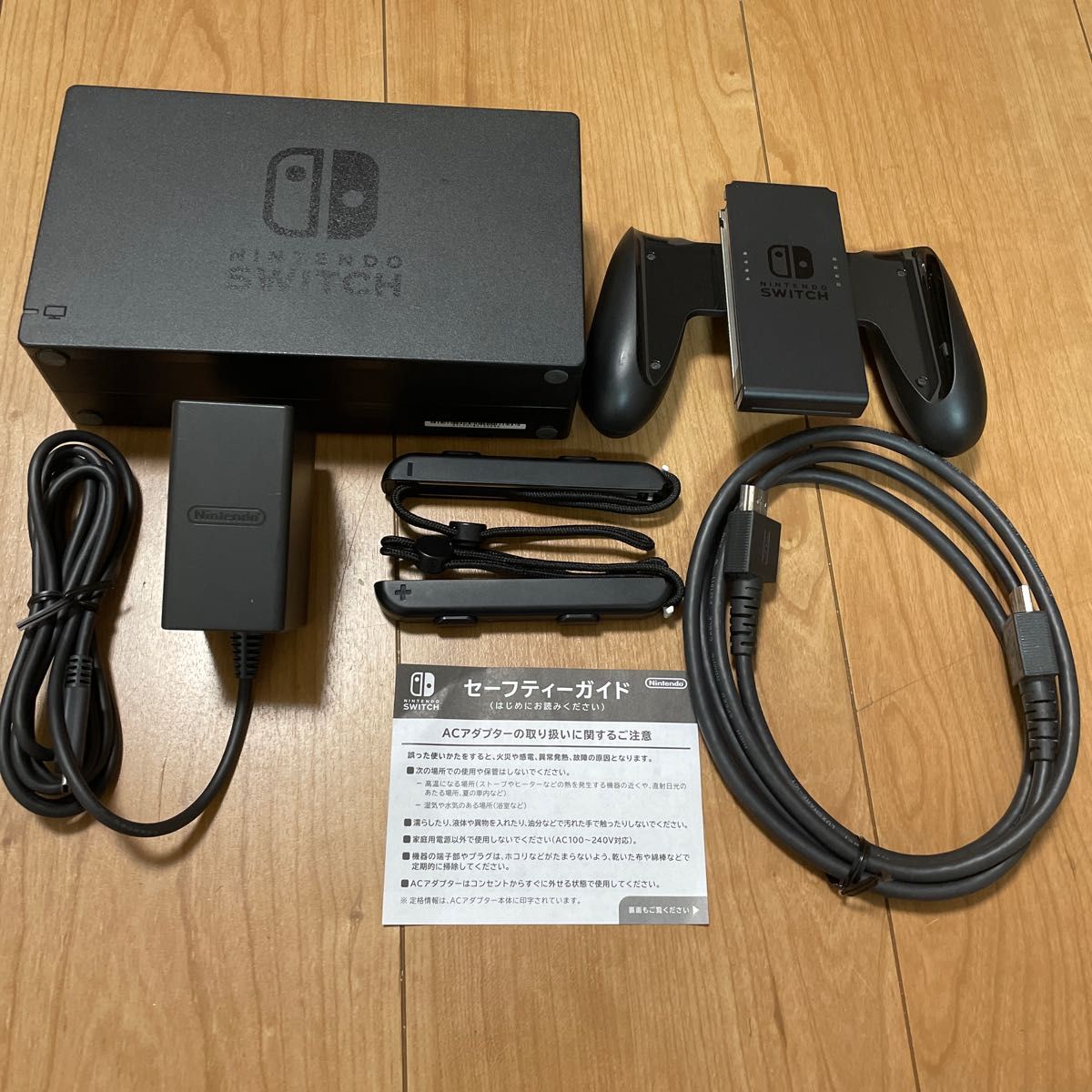 5162【液晶傷なし】新型Nintendo Switch グレー 欠品なし 2019年 5162【液晶傷なし】新型Nintendo Switch グレー 欠品なし 2019年