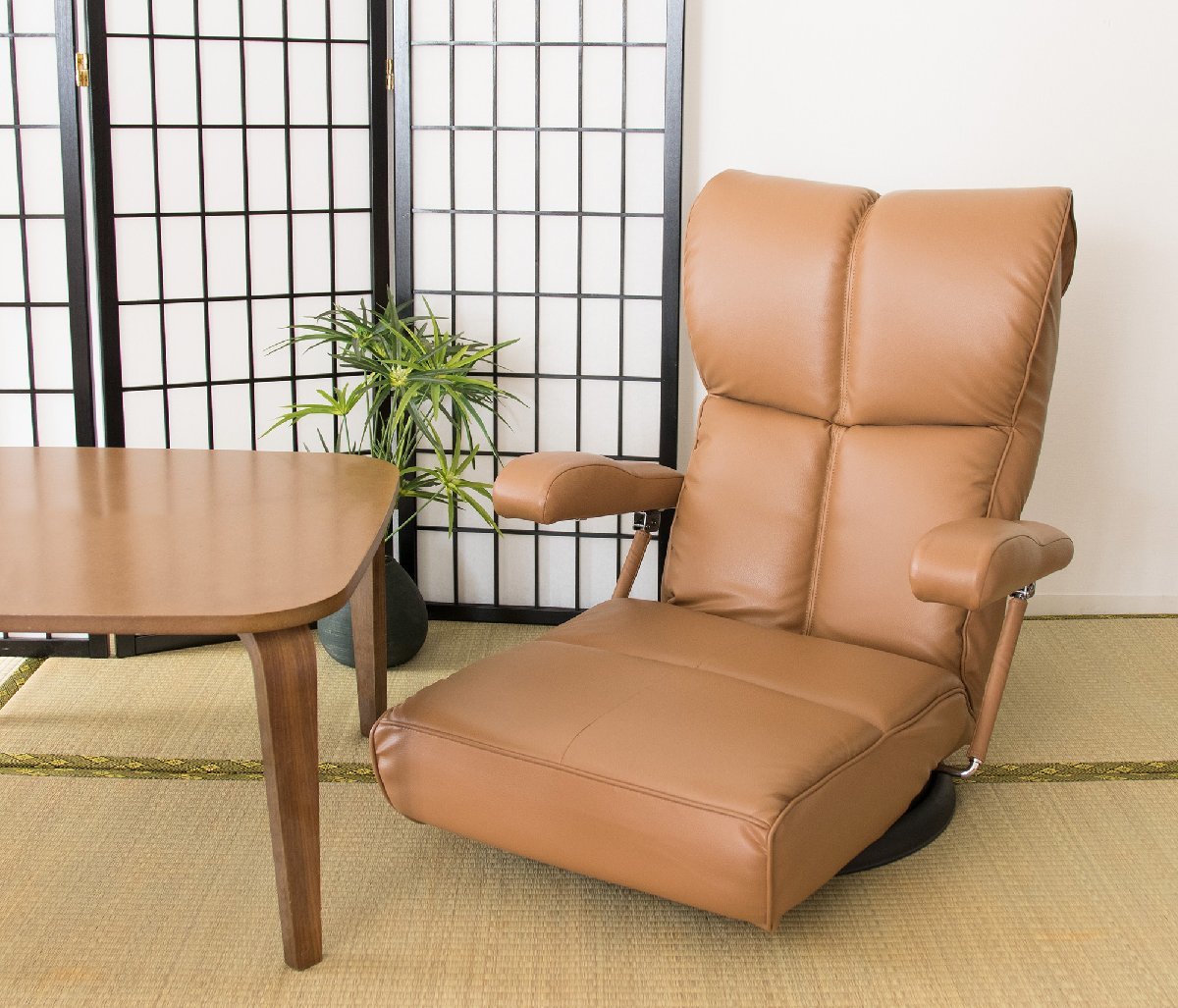 最愛 触り心地の良いスーパーソフトレザーの張地のハイバック座椅子 ブラウン色　日本製　肘付き　回転 座椅子