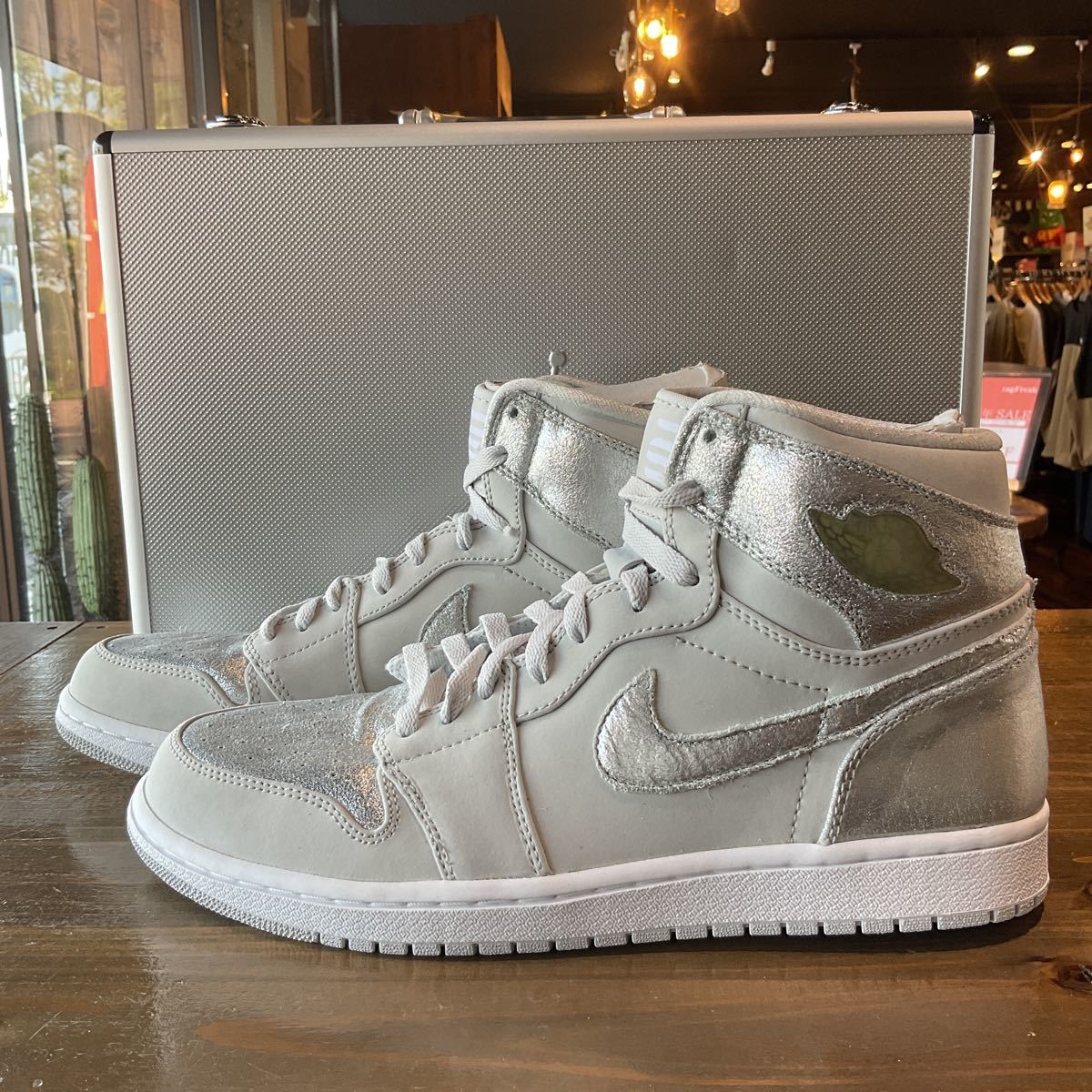 AIR JORDAN 1 RETRO HI SILVER エアジョーダン1 レトロハイ シルバー
