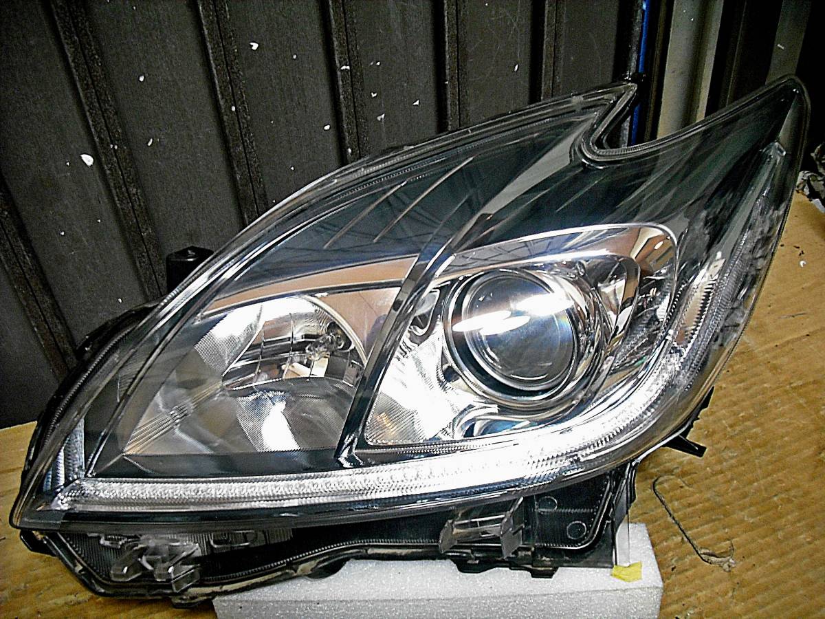 TOYOTA トヨタ プリウス 30系 ZVW30 後期 HID ヘッドライト 左右