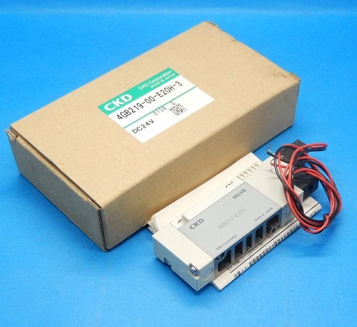 4GB219-00-E20H-3　パイロット式5ポート弁　CKD　ランクS中古品_画像1