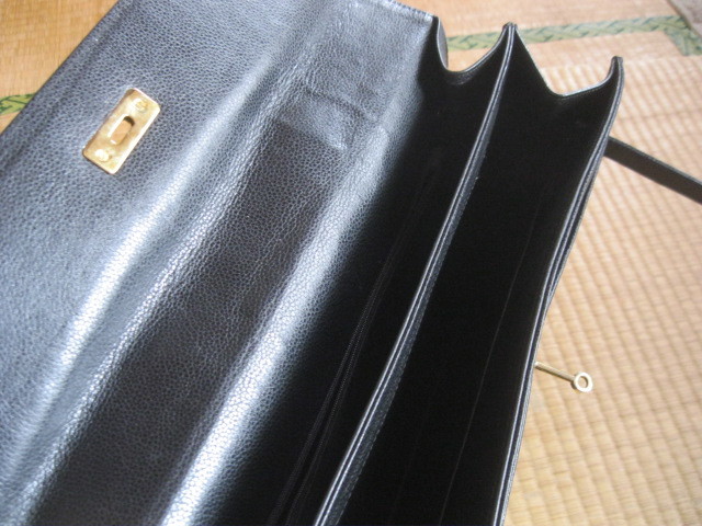 オリジナル製品 皮のビジネスバッグ。サイズがひろがります。中古品です。即決の画像2