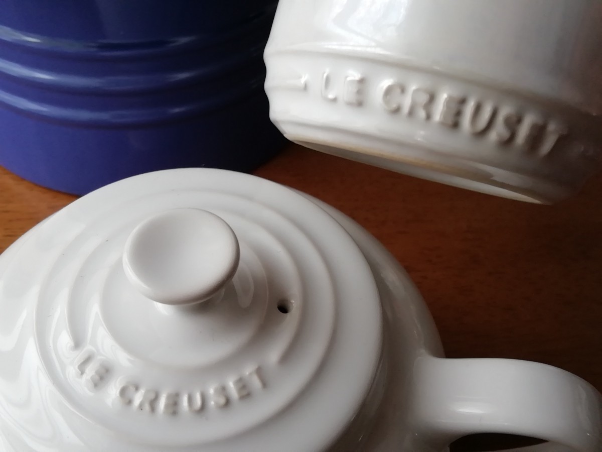 ル・クルーゼ ティーポット マグカップ フードコンテナ 蓋なし など 3点セット Le Creuset teapot mug 送料込み