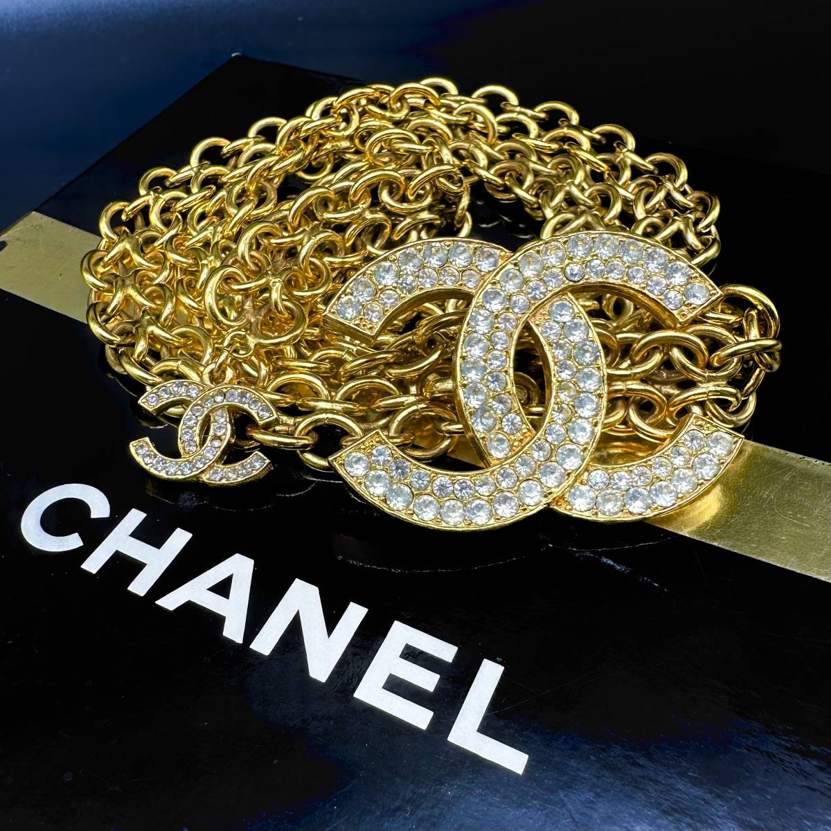 【981】CHANEL シャネル ラインストーン チェーンベルト ココマーク ゴールド レディース ヴィンテージ アクセサリー_画像1