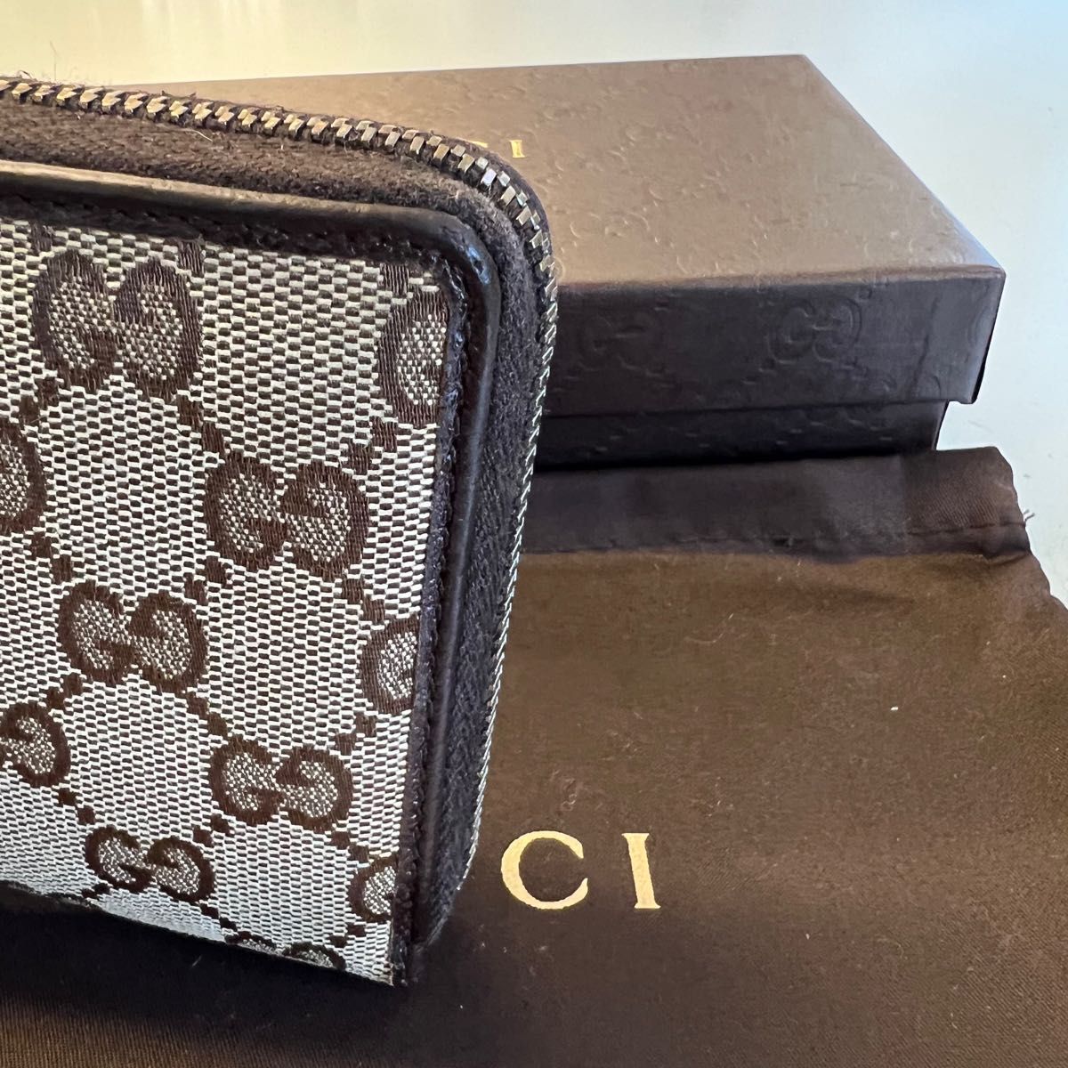 新品同様‼️ グッチ GUCCI 財布 長財布 GGキャンバス ラウンドファスナー-