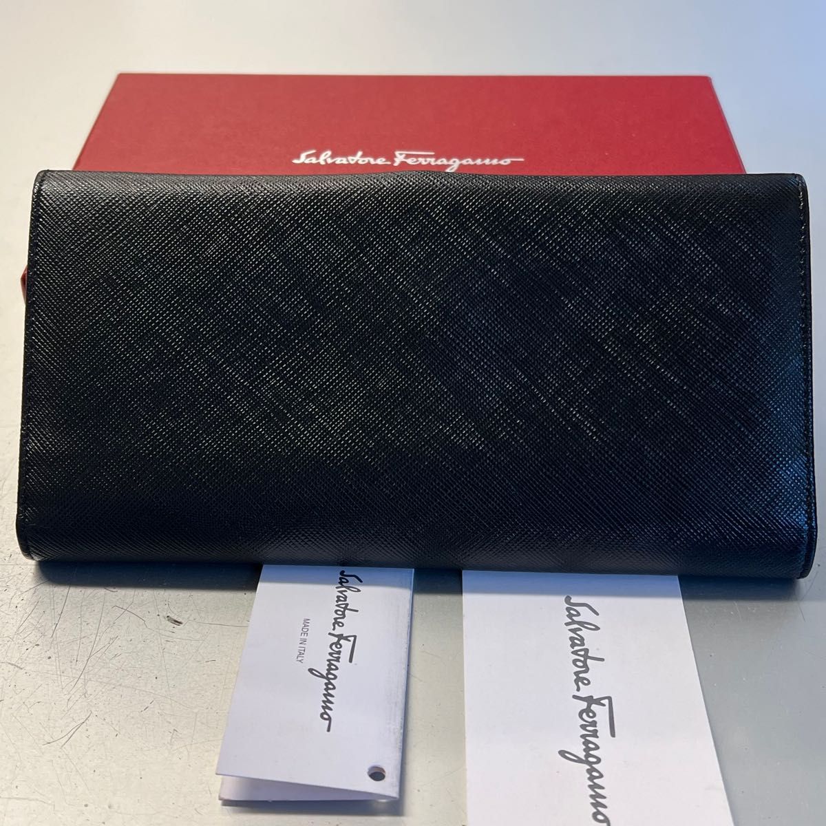 新品未使用! サルヴァトーレフェラガモ Salvatore Ferragamo 財布 長