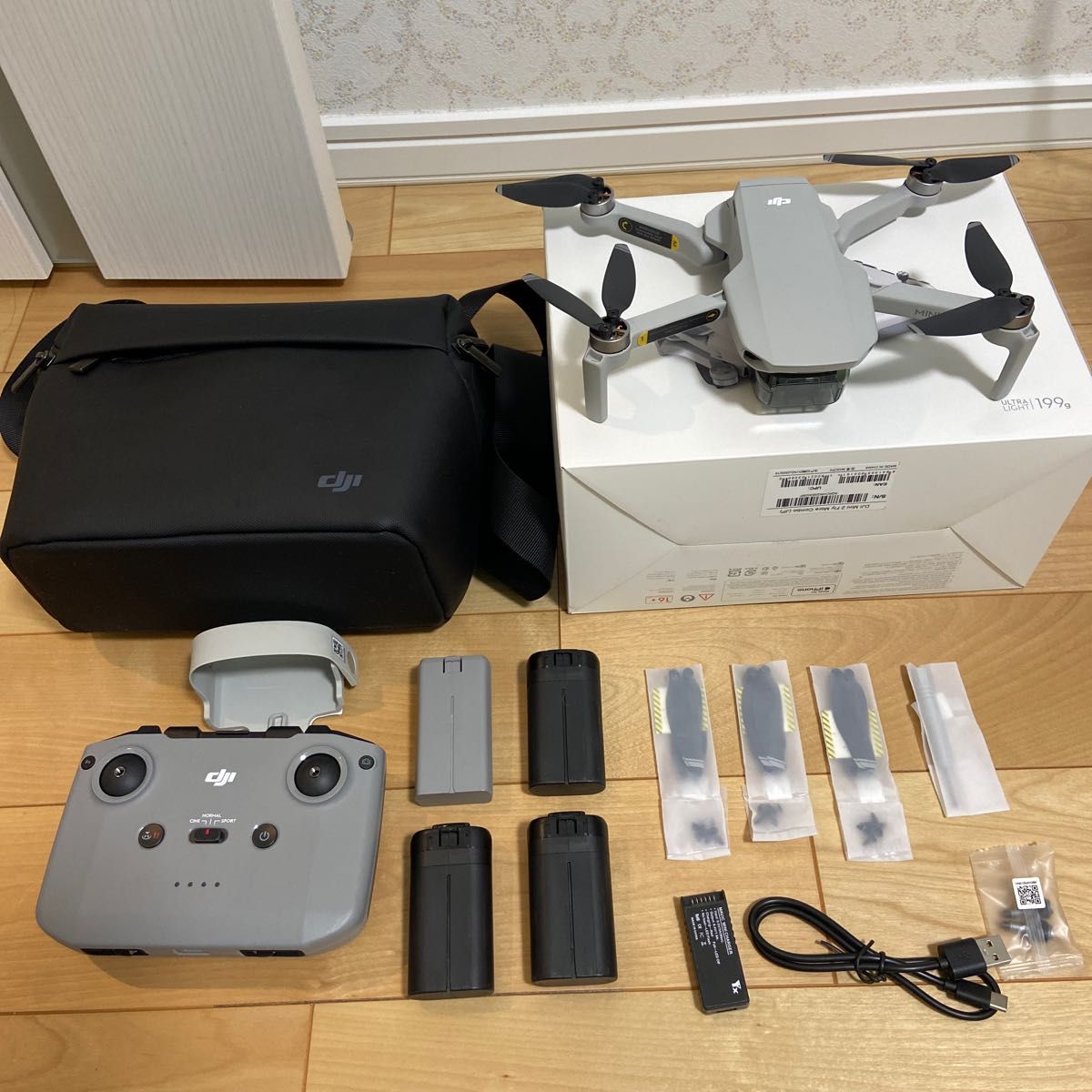 DJI MINI2 FLY MORE COMBO 長時間飛行海外バッテリー付き｜PayPayフリマ