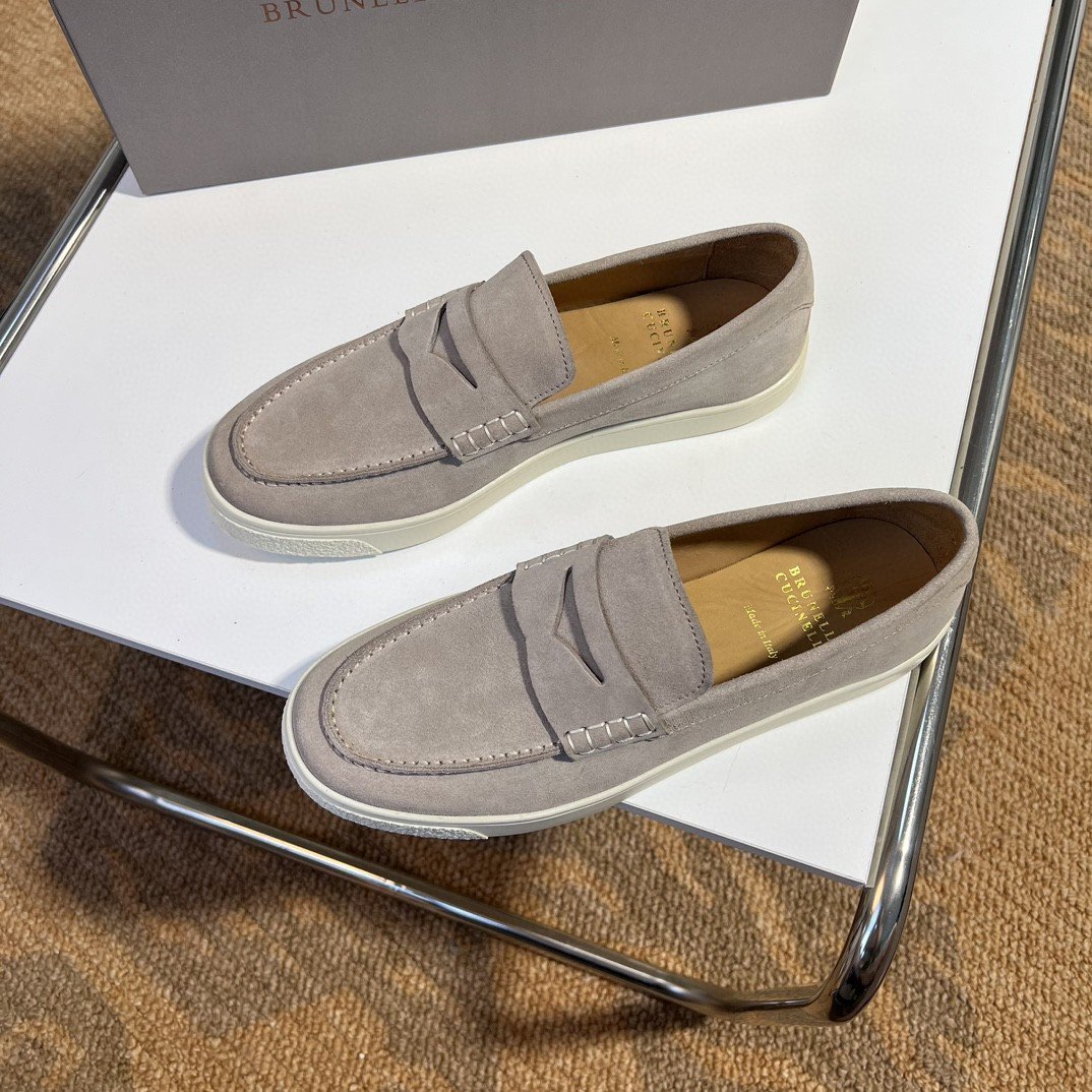 待望☆】 Brunello Cucinelli ブルネロクチネリ カジュアル ベージュ