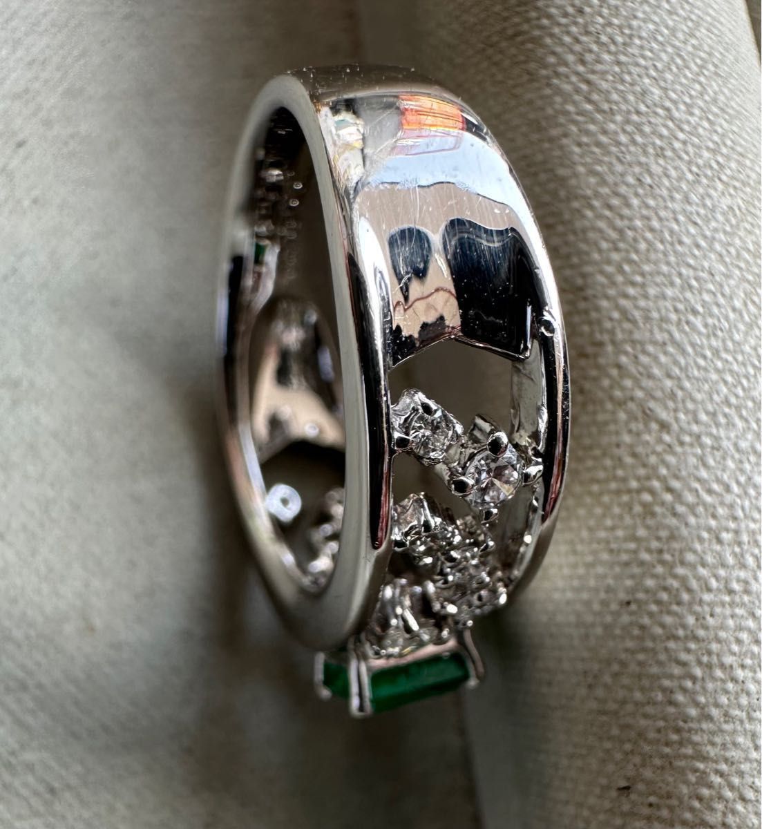 プラチナ エメラルド ダイヤ リング 0.52ct | noonanwaste.com