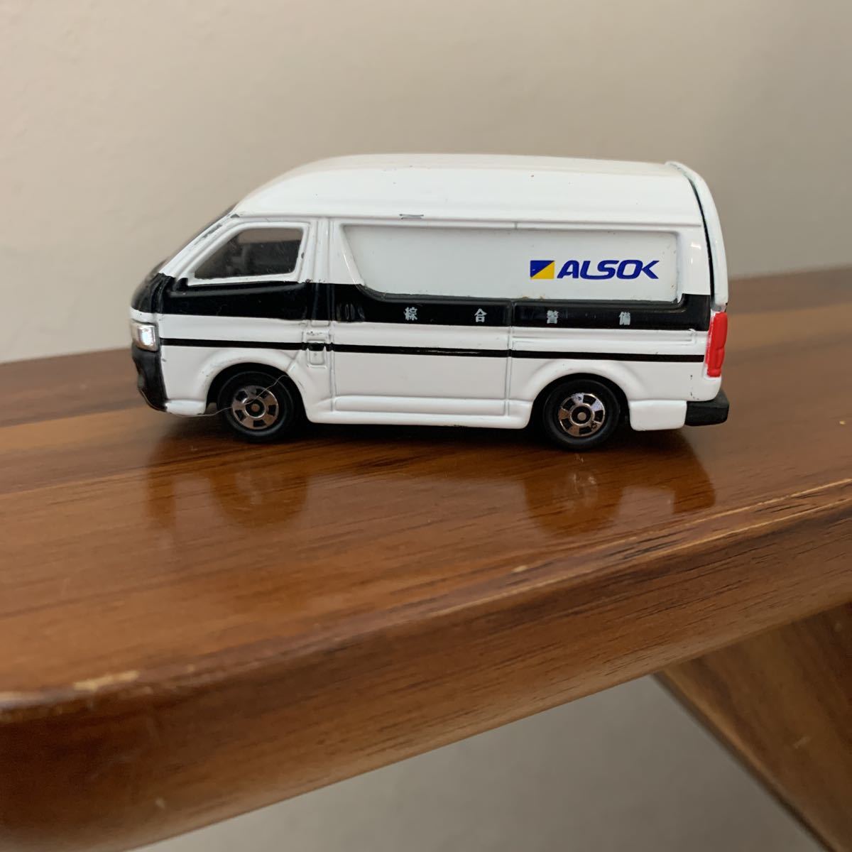 絶版】絶版 トミカ No.7 ALSOK ( アルソック ) 貴重品輸送車 トヨタ