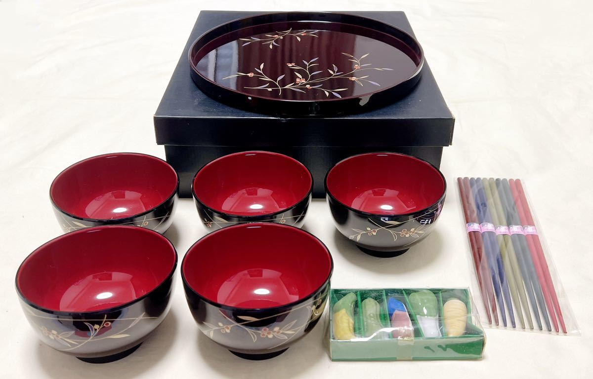 未使用　鹿野漆器　溜南天　汁椀&丸盆&お箸＆陶製野菜型箸置き　5客セット_画像1