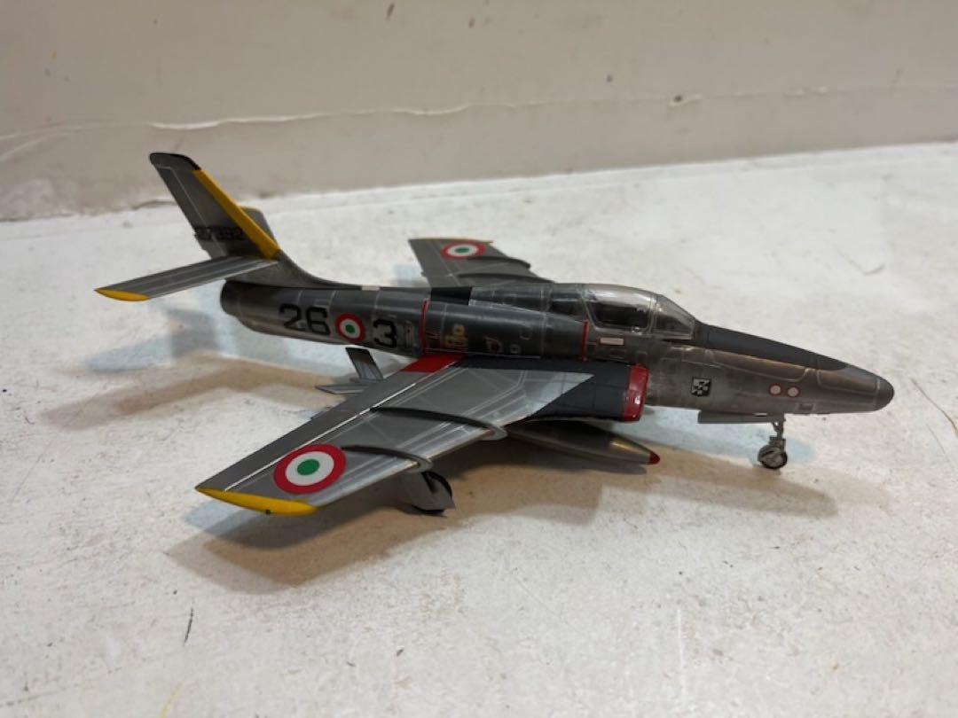 ITARELI イタレリ プラモデル 1/72 RF-84F サンダーフラッシュ 全塗装完成品_画像1