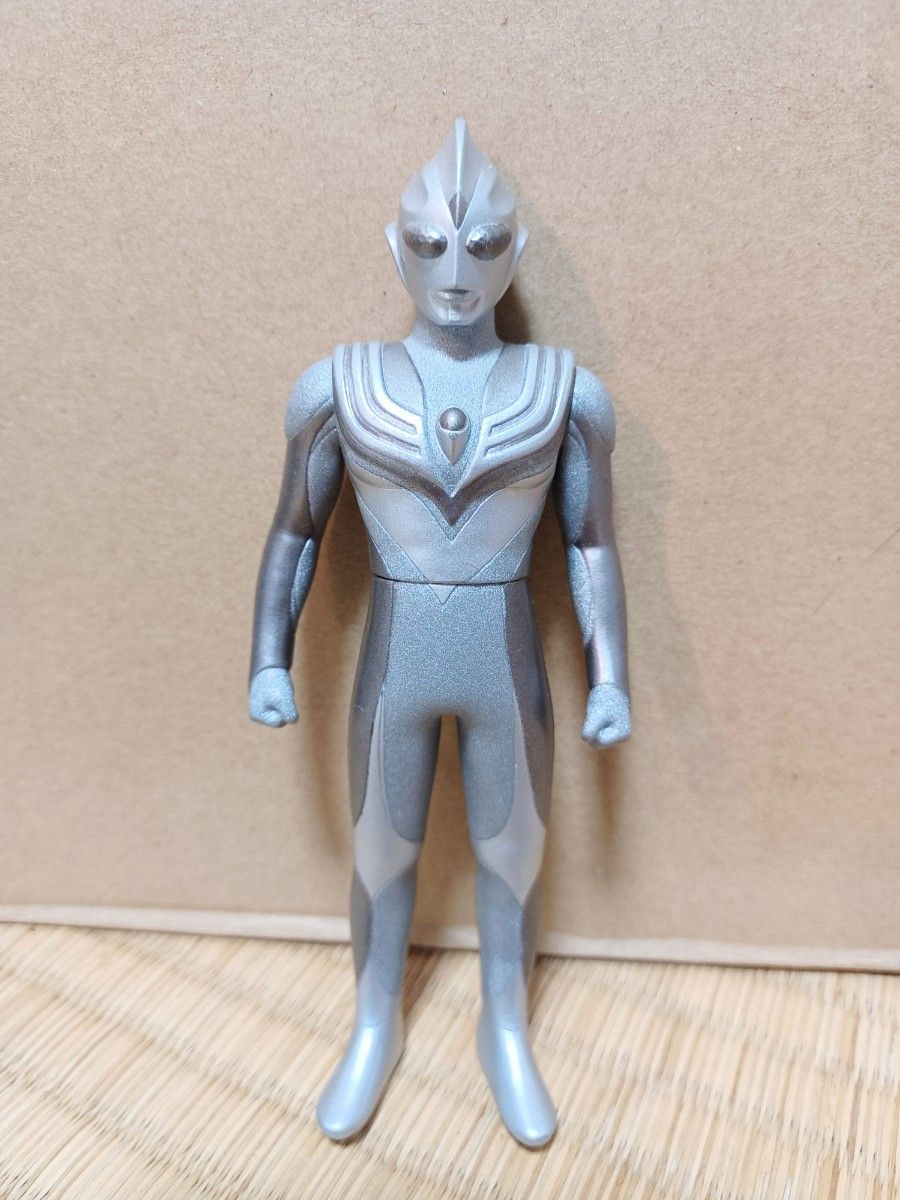 ウルトラマンティガ　約14cm　50周年記念品　ソフビ　フィギュア　ウルトラヒーローシリーズ　ウルトラ怪獣シリーズ　絶版　匿名発送