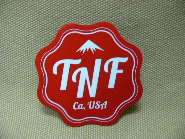 【ザ・ノースフェイス】　 ”TNF ca.USA”　ステッカー_画像1
