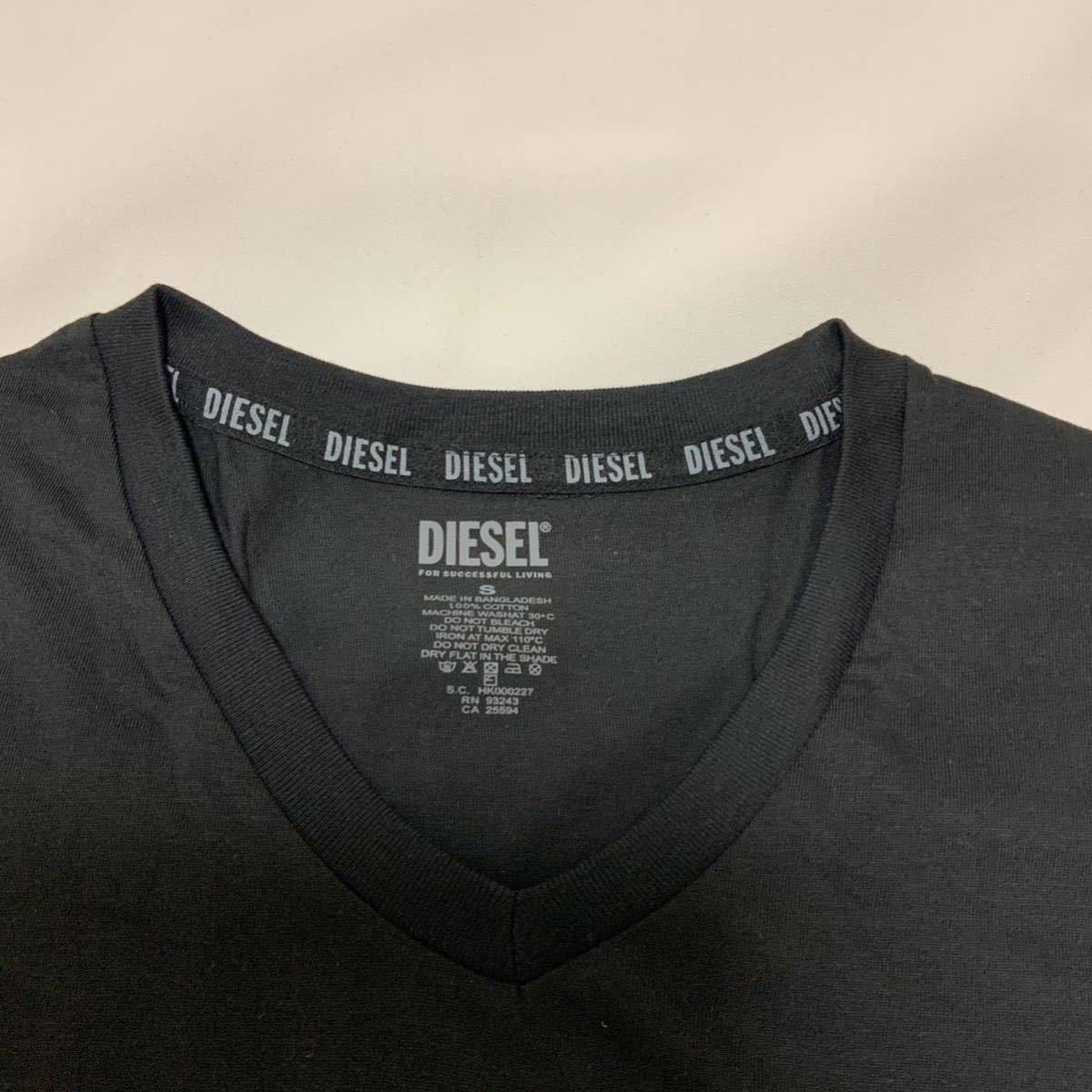 洗練されたデザイン　DIESEL　UMTEE-MICHAEL-TUBE-TWOPACK　VネックTシャツ2枚セット　ブラック/ホワイト　L　A05428 0BVFB　2023新製品_画像3
