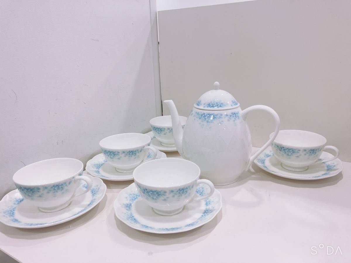 ◆【美品 ほぼ未使用】ノリタケ スタジオコレクションNORITAKE 9617 ボンチャイナ ポット カップ＆ソーサーx5客 ティーセット