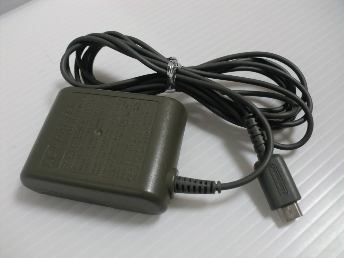 純正品　ニンテンドー DS lite 用　充電器　ACアダプター USG-002 NINTENDO 簡易クリーニング・動作確認済み DSlite_画像1