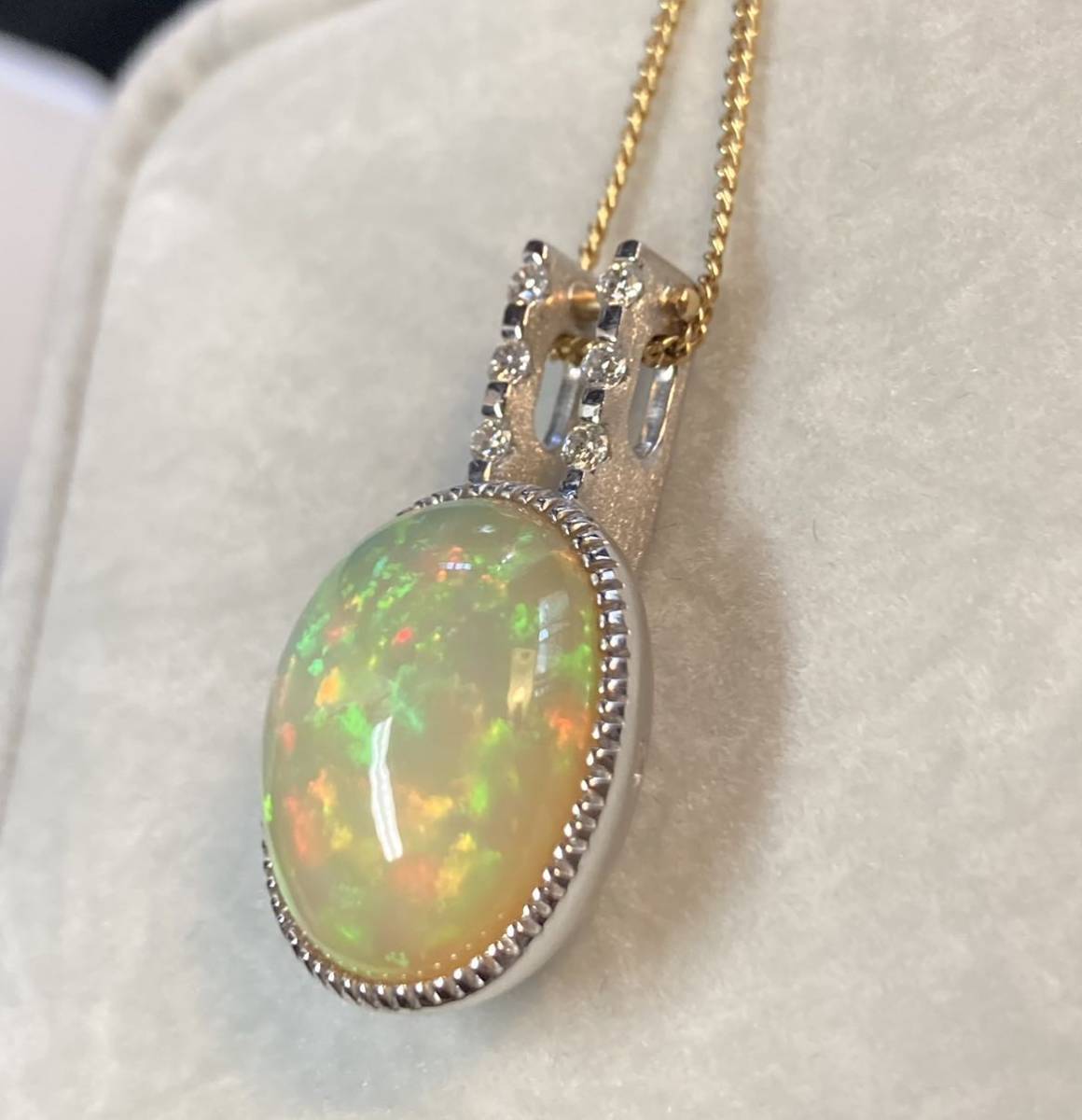 日笠計デザイン k18 オパール7.16ct ダイヤモンド ペンダントトップ