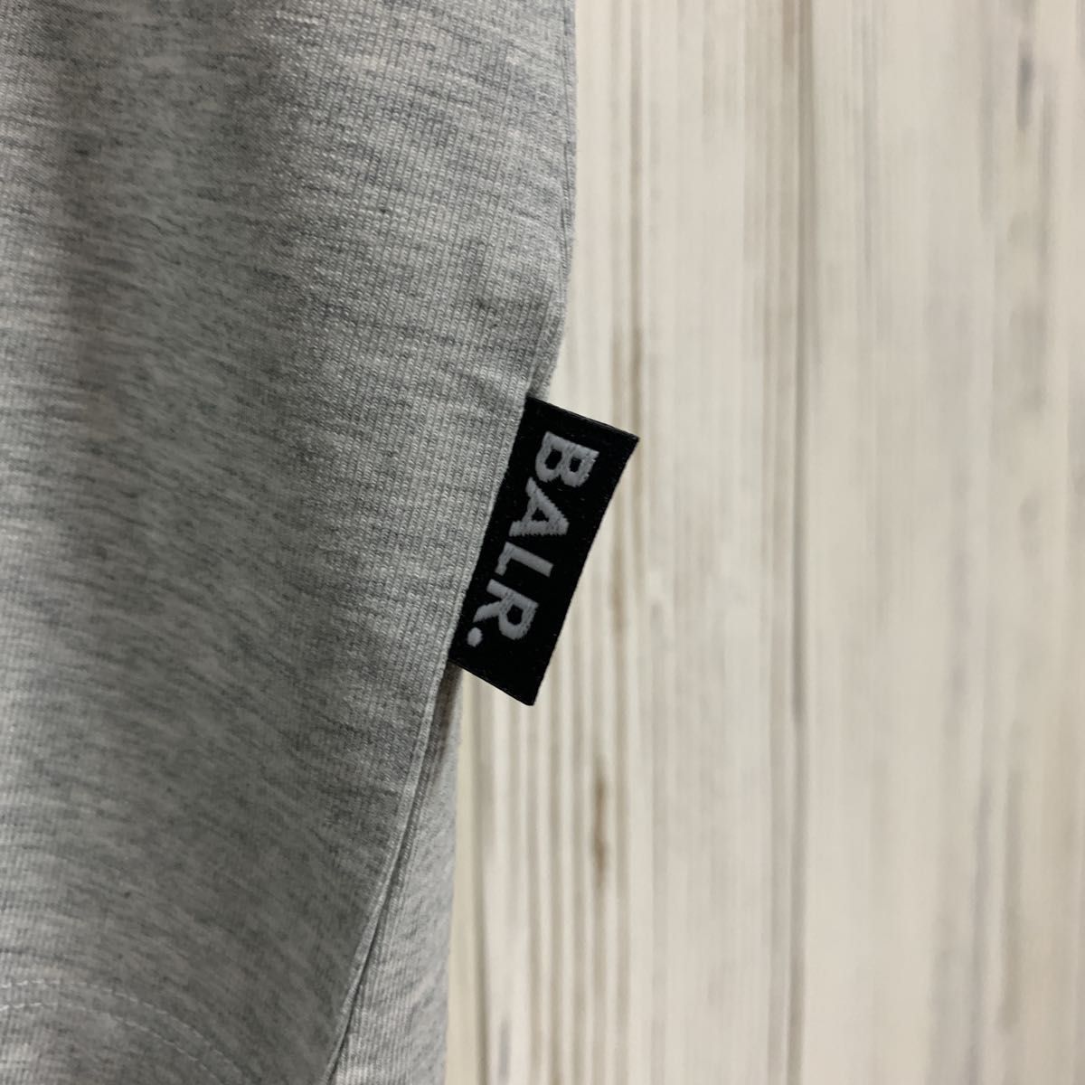 【大人気】新品タグ有り　BALR.　ボーラー 　ロゴ　半袖　Tシャツ　グレ－