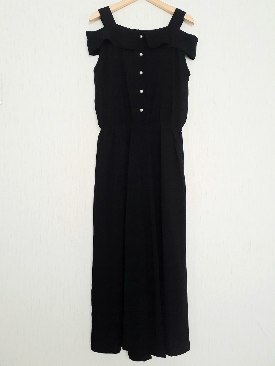  free postage *INGNI/ wing * wonderful open shoulder * pretty pearl style button * overall pants * black *M