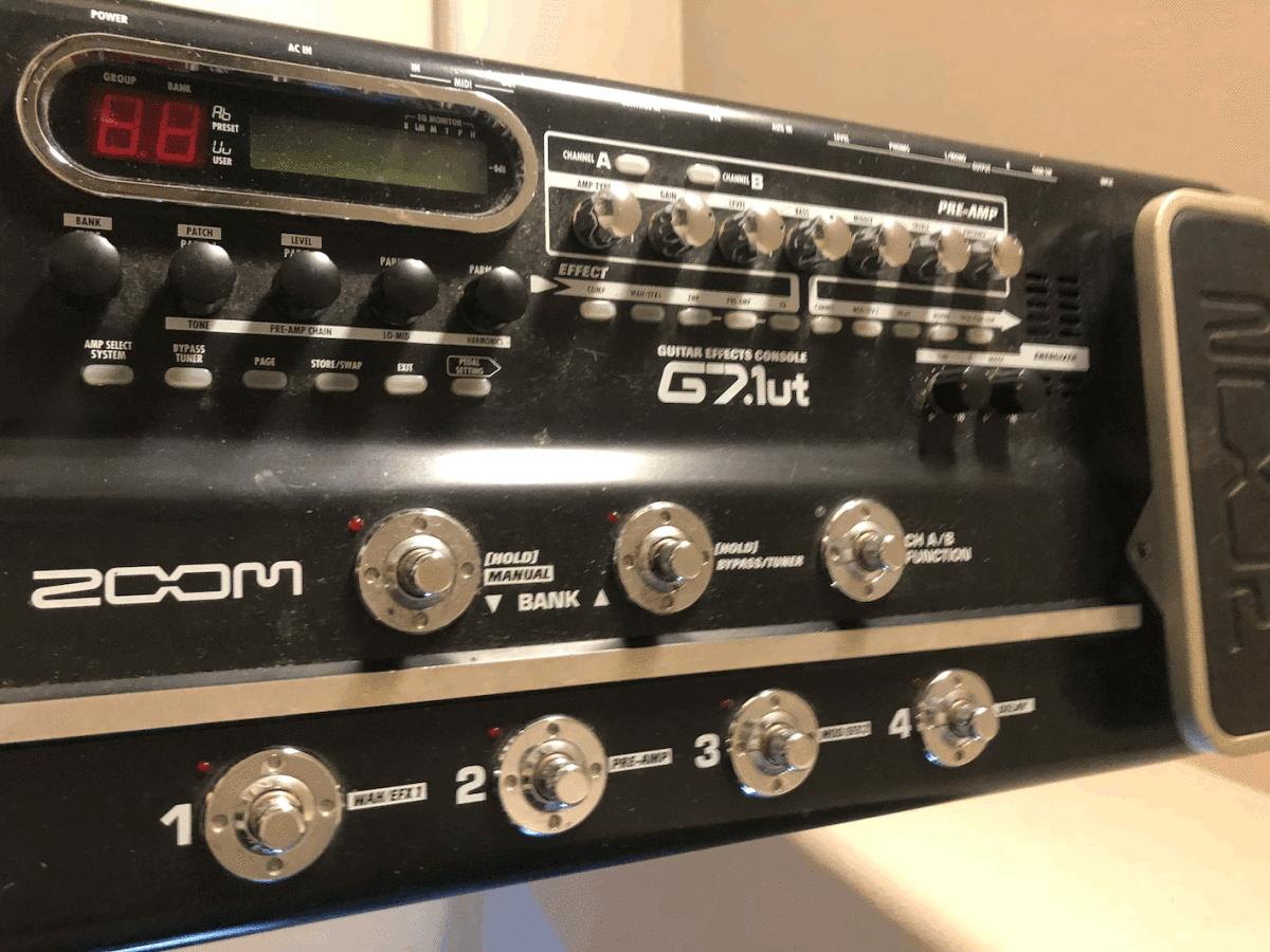 ZOOM ギターエフェクツコンソール G7.1ut ズーム マルチエフェクター
