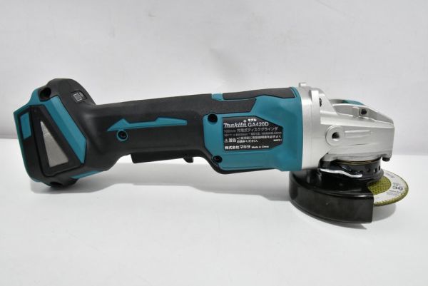 Z929H 098 美品 ほぼ未使用 makita マキタ GA420DRGX 18V 6.0Ah 100mm