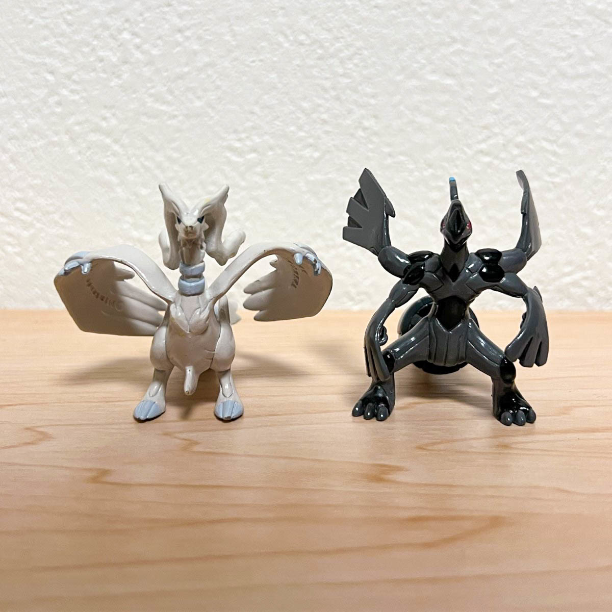 レシラム ゼクロム 2体セット モンコレ モンスターコレクション レシラム ゼクロム 2体セット モンコレ モンスターコレクション