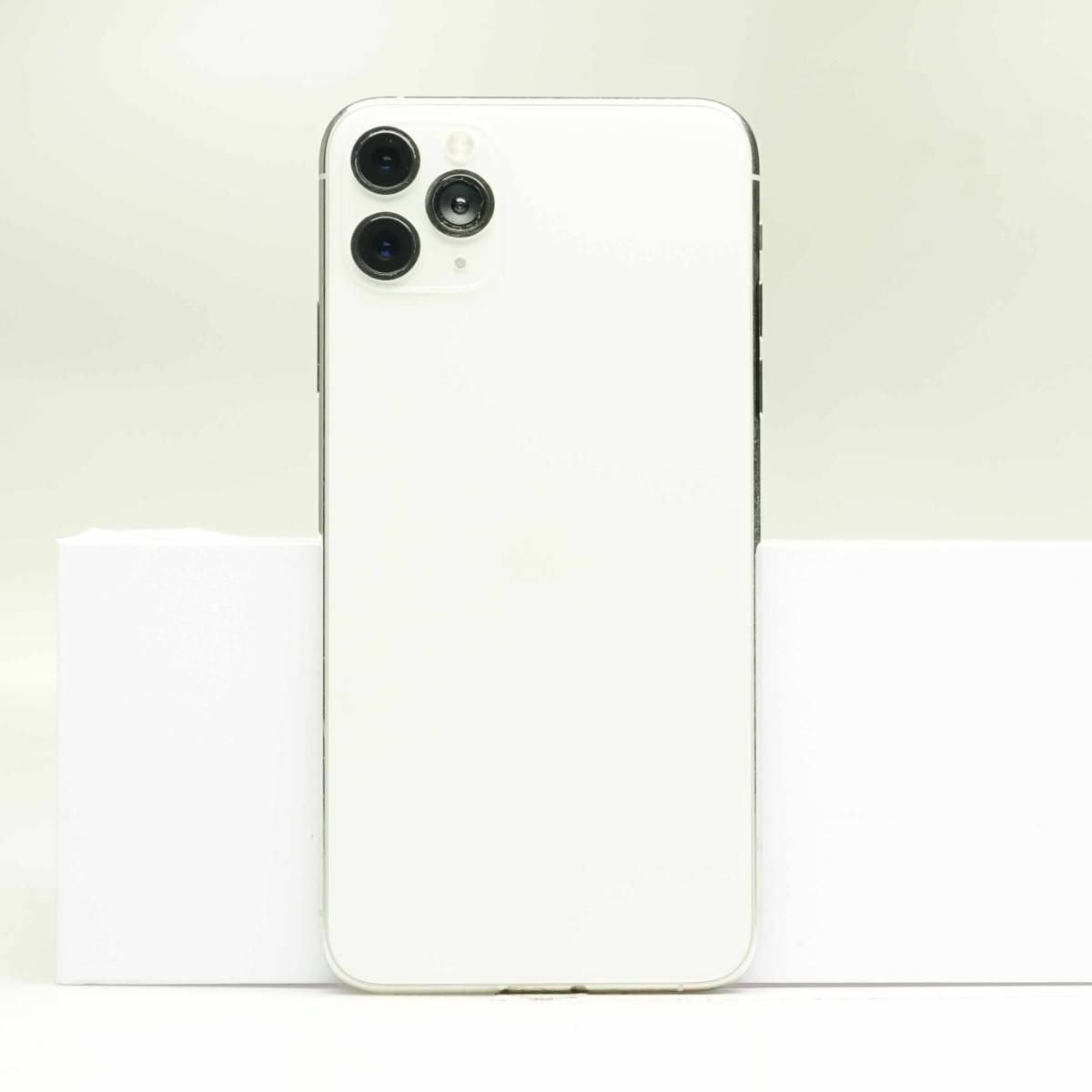 iPhone 11 Pro Max 64GB シルバー MWHF2J/A SIMフリー 訳あり品 中古