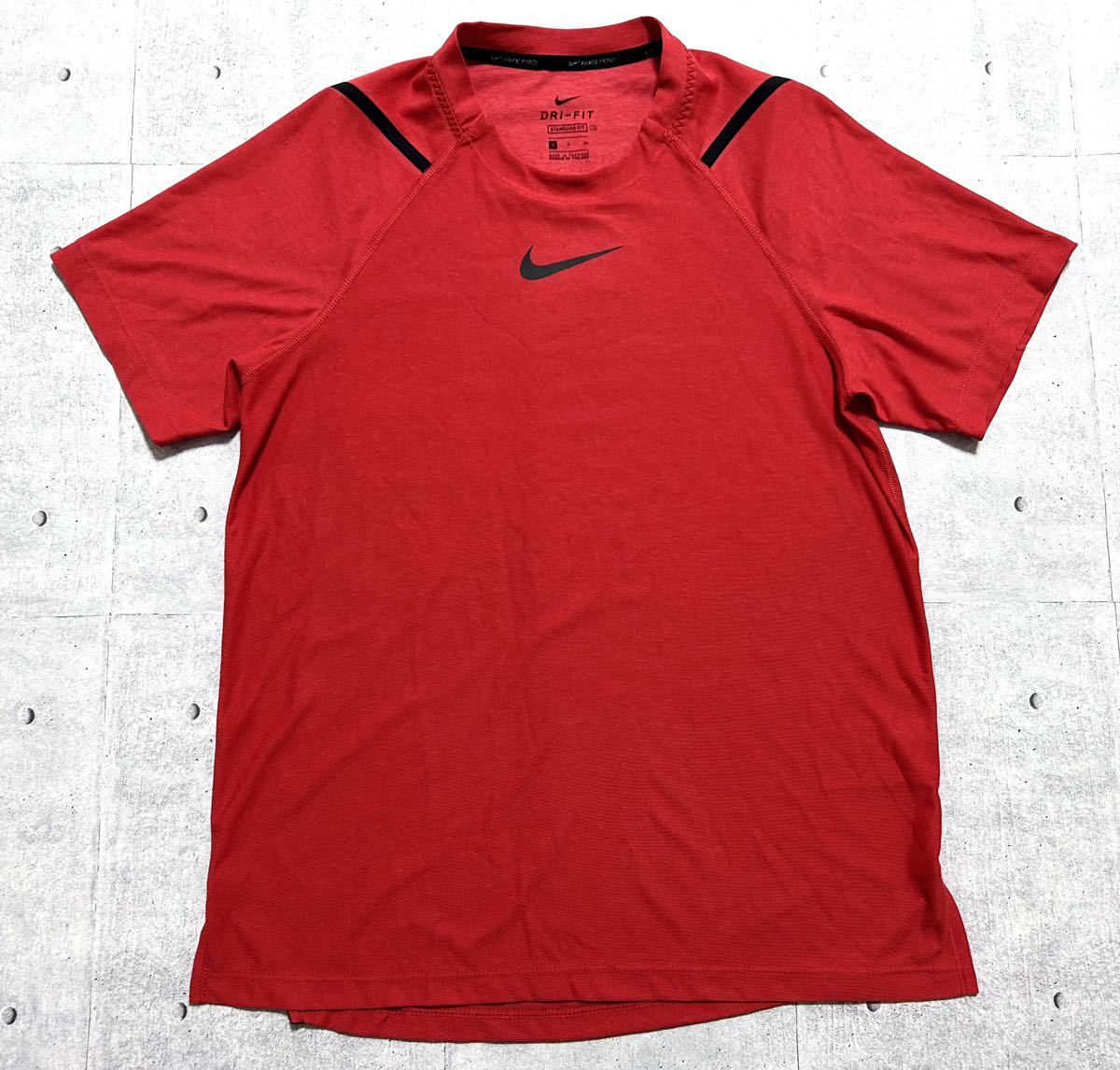 美品 ナイキ プロ ドライフィット アンダーウェア アンダーシャツ Tシャツ　　NIKE PRO DRI-FIT スポーツウェア トレーニング 早2406_画像1