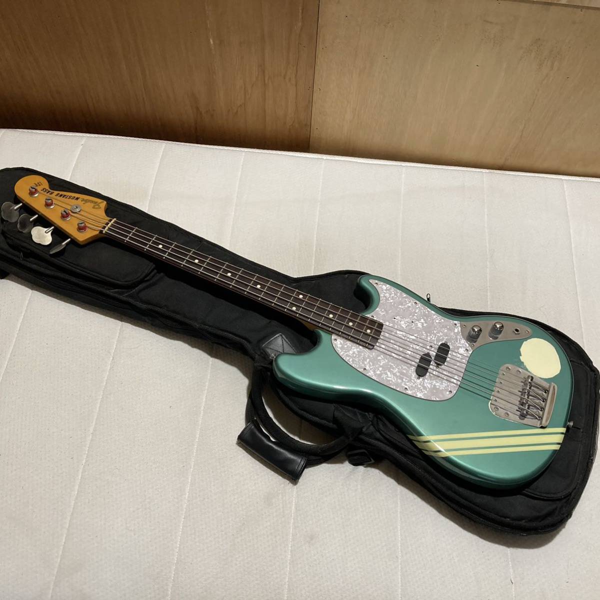 コレクション放出 フェンダー ジャパン ムスタング グリーン ベース