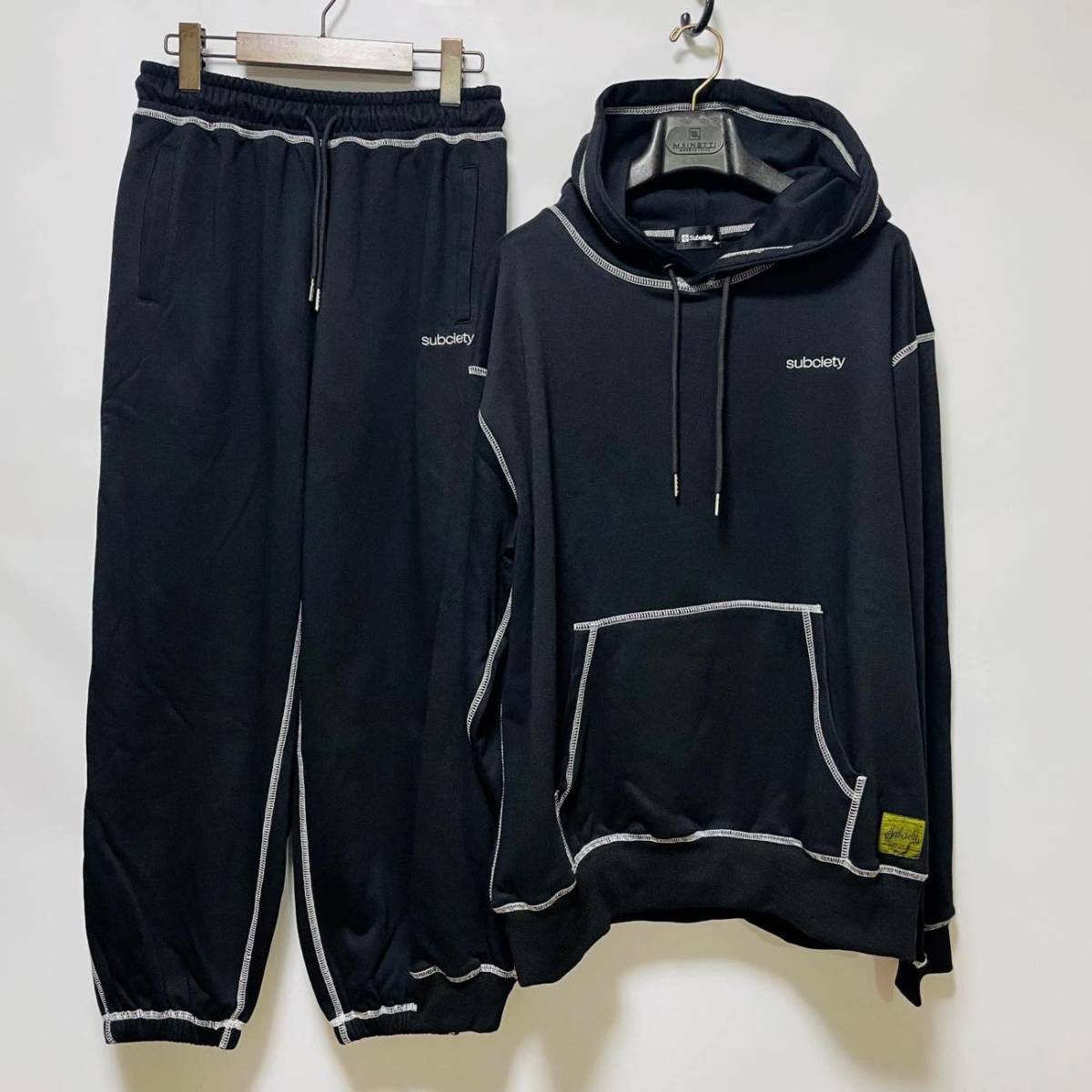 ベストセラー 23SS サブサエティ Subciety 美品 ロゴ 黒 スウェット