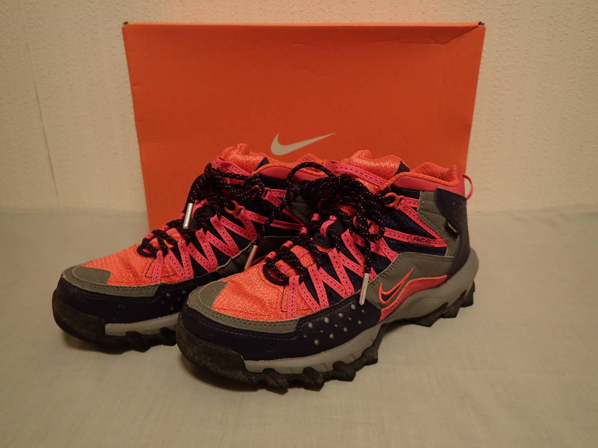 nike acg trekking