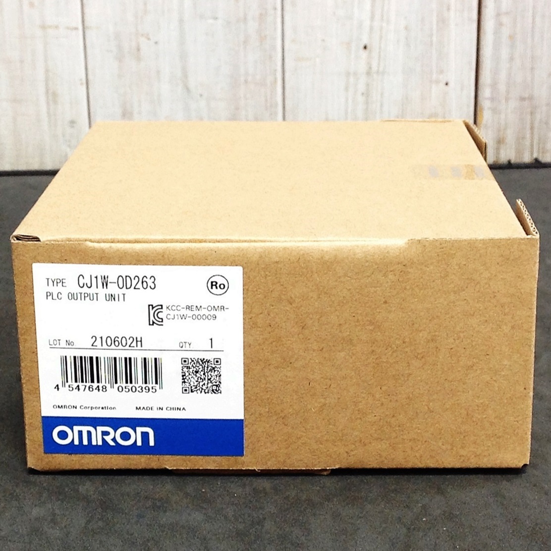 ●【AH-01016】新品未開封品 OMRON オムロン CJシリーズ 出力ユニット CJ1W-OD263 【レターパックプラス・送料全国一律520円可】