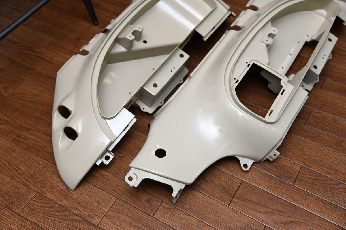 新品 SUZUKI SW-1 カウル(左右) 倉庫保管品 スズキ 2