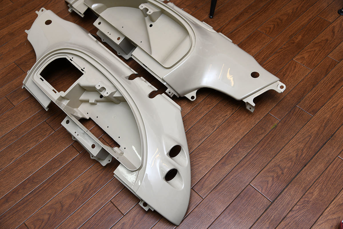 新品 SUZUKI SW-1 カウル(左右) 倉庫保管品 スズキ 3