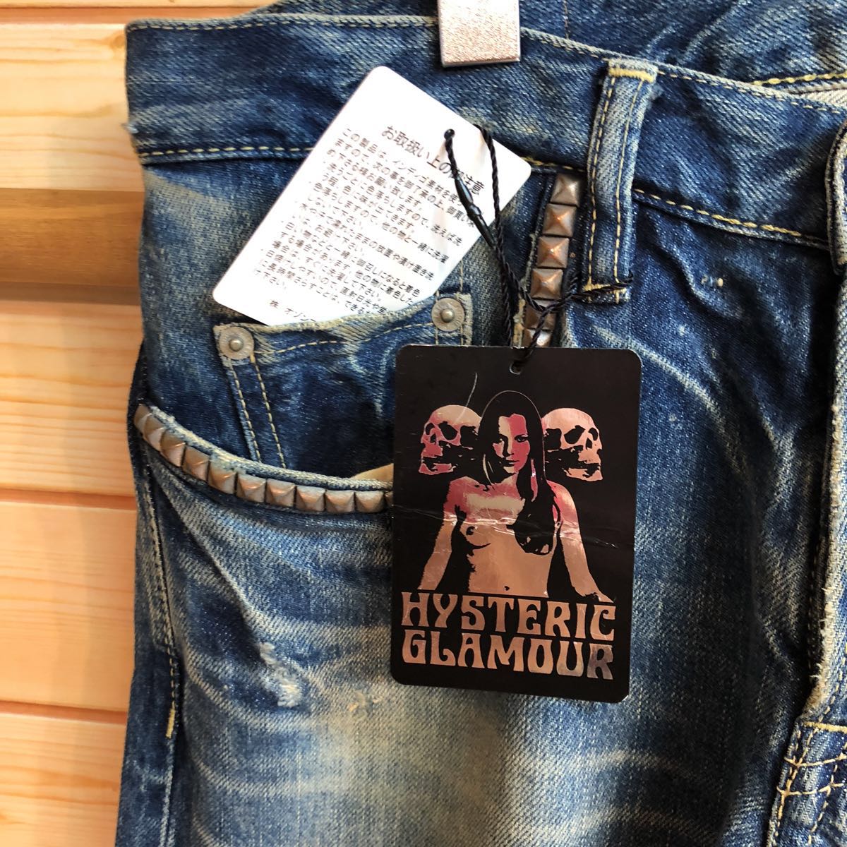 HYSTERIC GLAMOUR☆HYSTERIC GLAMOUR INDIGO DENIM STUDY TRY·你喜歡它全新的未使用的標記獲取難度在日本製造 原文:HYSTERIC GLAMOUR ☆ ヒステリックグラマー インディゴデニム スタッズ TRY・IT YOU'LL LIKE IT 新品未使用 タグ付き入手困難 日本製