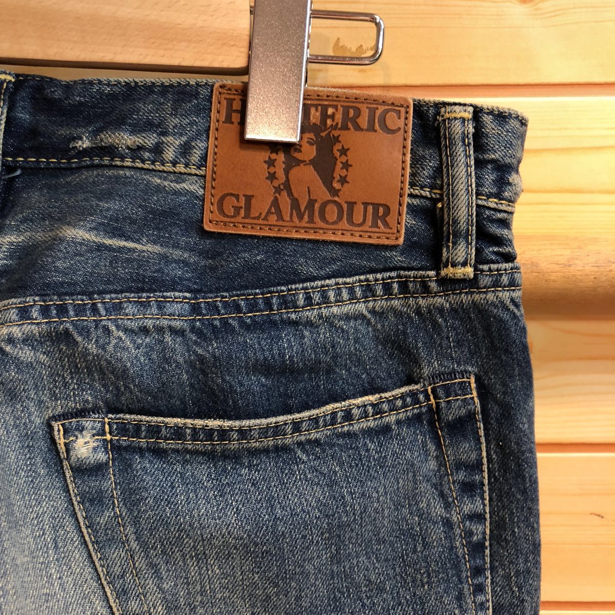 HYSTERIC GLAMOUR☆HYSTERIC GLAMOUR INDIGO DENIM STUDY TRY·你喜歡它全新的未使用的標記獲取難度在日本製造 原文:HYSTERIC GLAMOUR ☆ ヒステリックグラマー インディゴデニム スタッズ TRY・IT YOU'LL LIKE IT 新品未使用 タグ付き入手困難 日本製