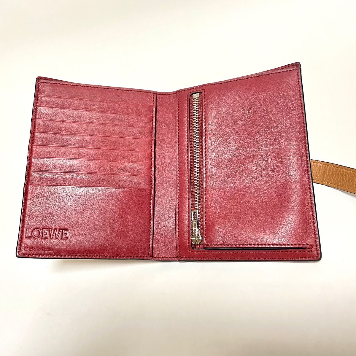 ロエベ バーティカルウォレット ミディアム アナグラム 二つ折り折り
