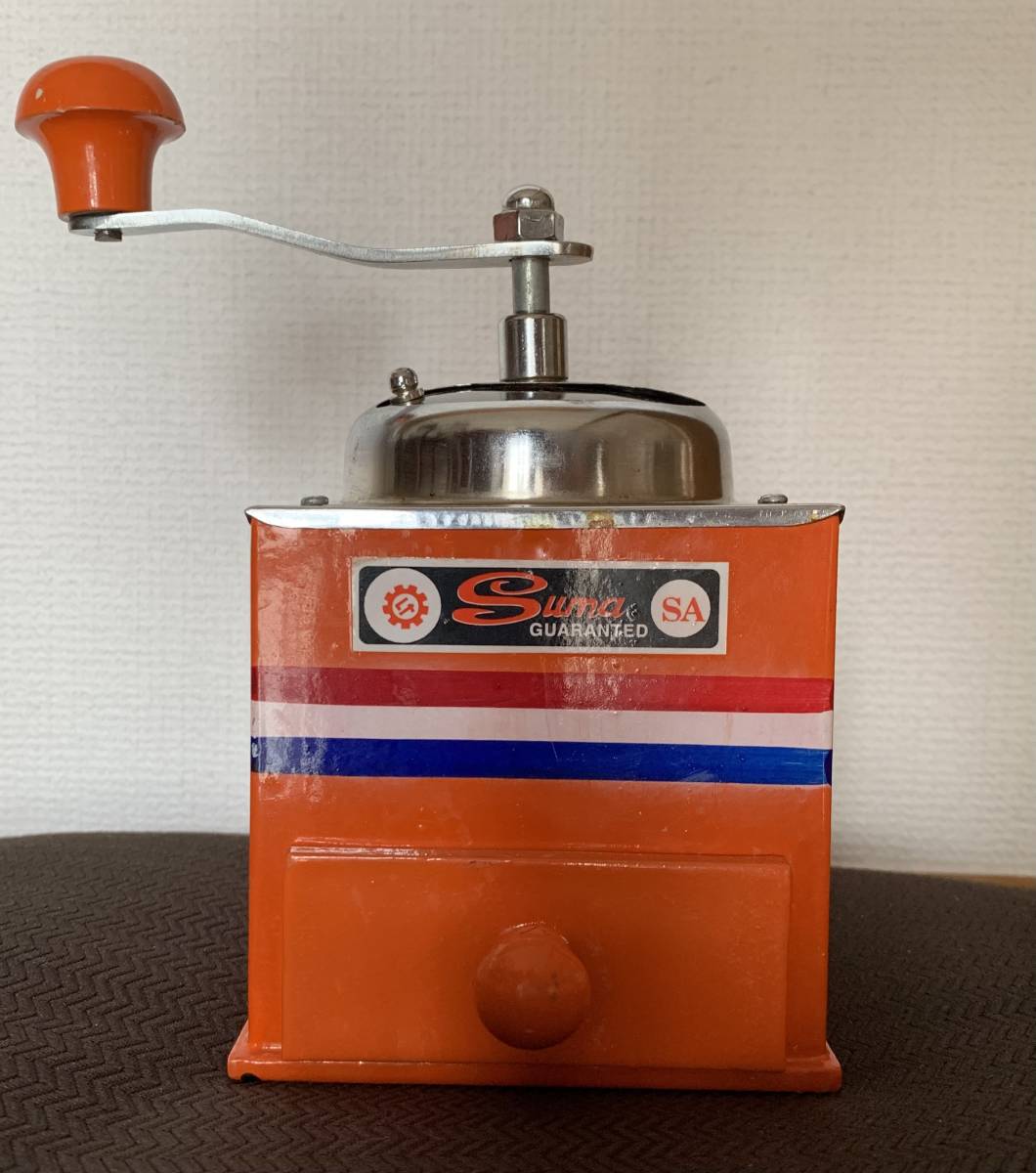 [ beautiful goods ] Vintage 70~80\'s coffee grinder coffee mill manually operated hand turning orange × tricolor Paris .. city legume ..