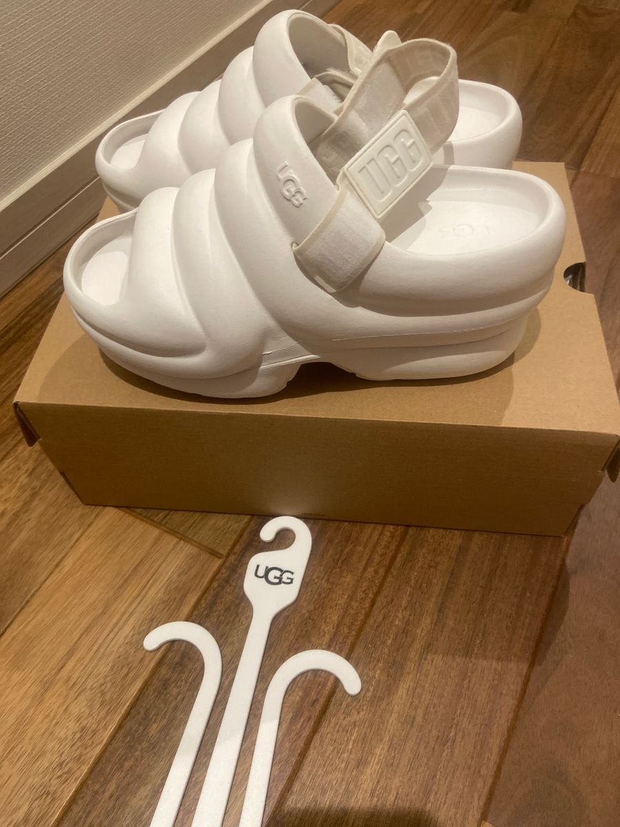 新品 正規品 UGG アグ AWW YEAH 厚底 サンダル 25cm US8 BRIGHT 新品 正規品 UGG アグ AWW YEAH 厚底 サンダル 25cm US8 BRIGHT