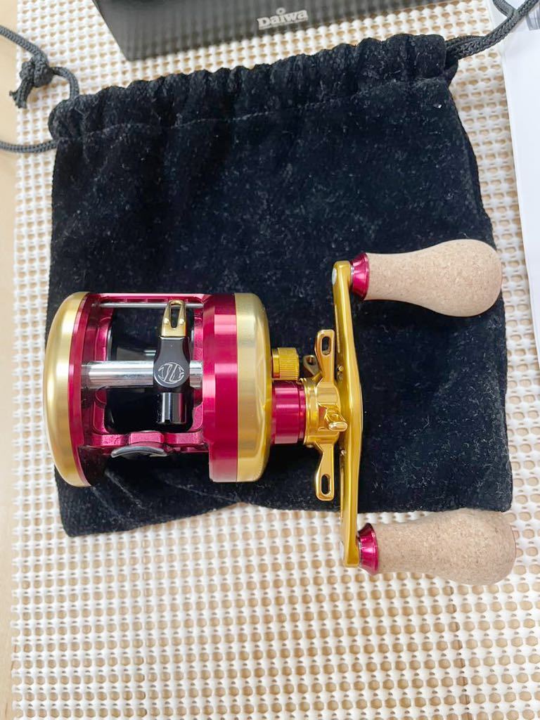 希少!レア!美品 ダイワ アイズファクトリー ミリオネア ライト 103L