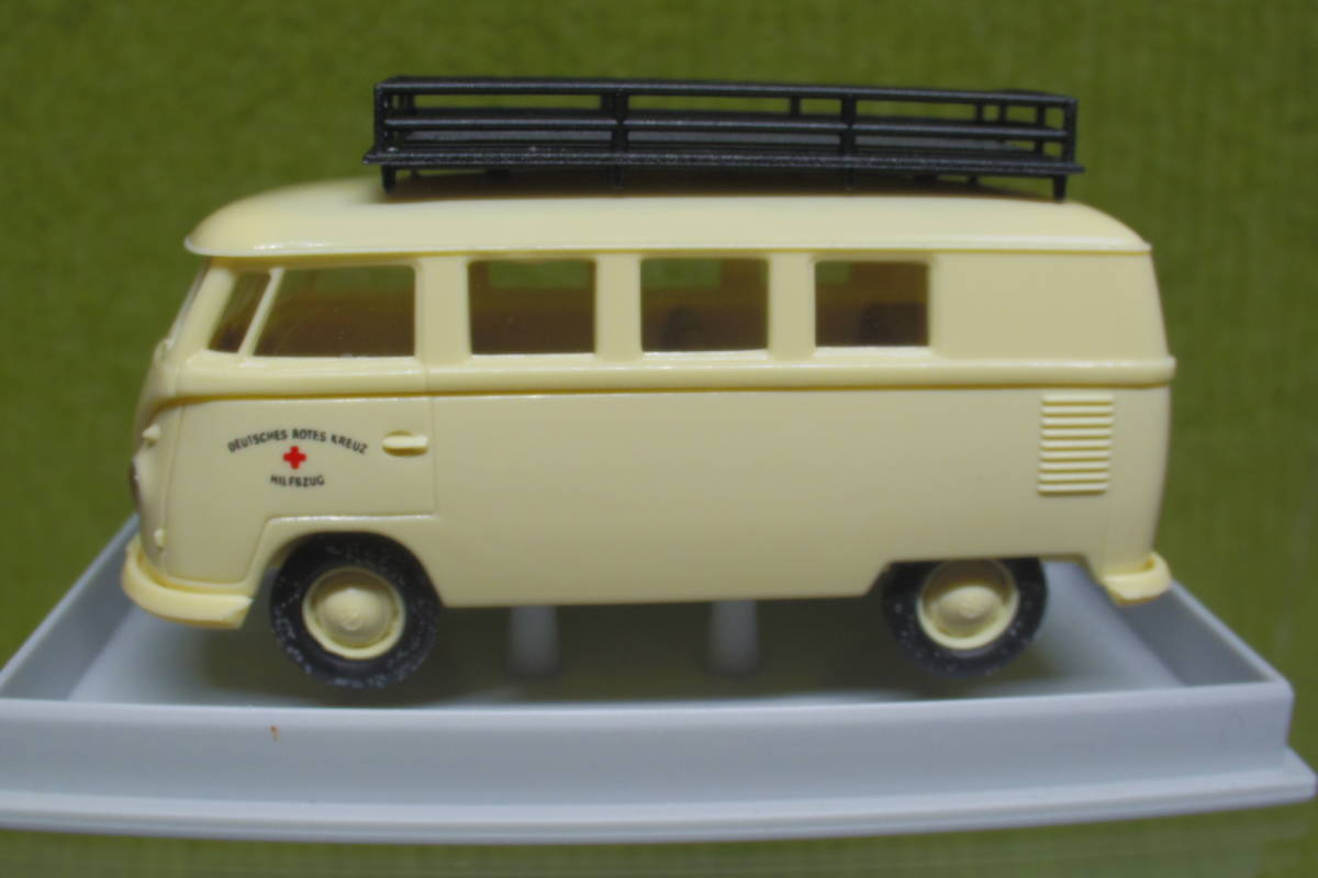 BREKINA Art. 31537 VW T1b Kombi DRK HILFZUG (000)_画像2