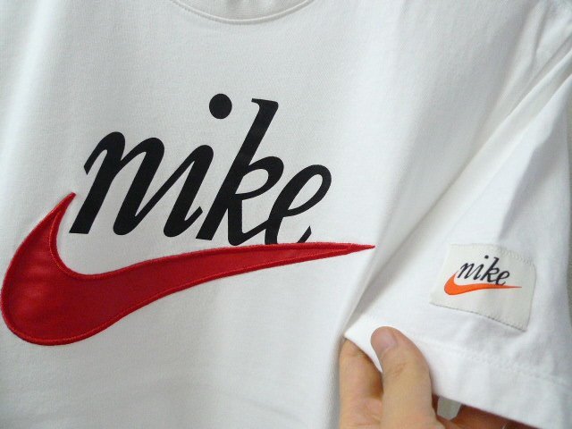 ◆国内正規 NIKE ナイキ NSW スウッシュ 50 ハイブリット DJ1388-100 THE NIKE TEE スウォッシュ刺繍 Tシャツ 白 サイズL_画像2