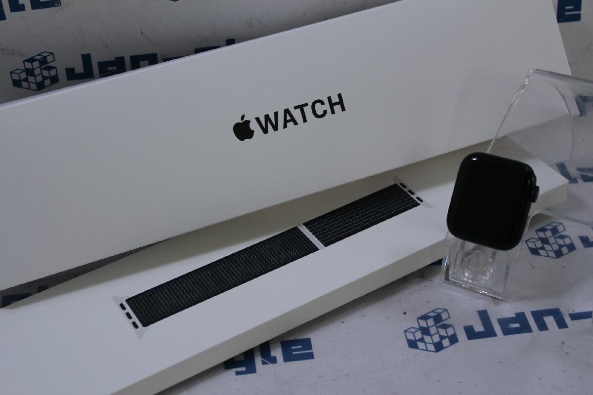 関西 美品 Apple Watch SE 第二世代 40mm GPSモデル MNL83J/A 格安1円
