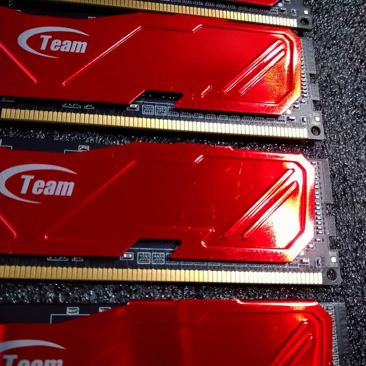 DDR3メモリ 16GB(4GB4枚組) TEAM Vulcan TLRED34G2133HC10QBK [DDR3