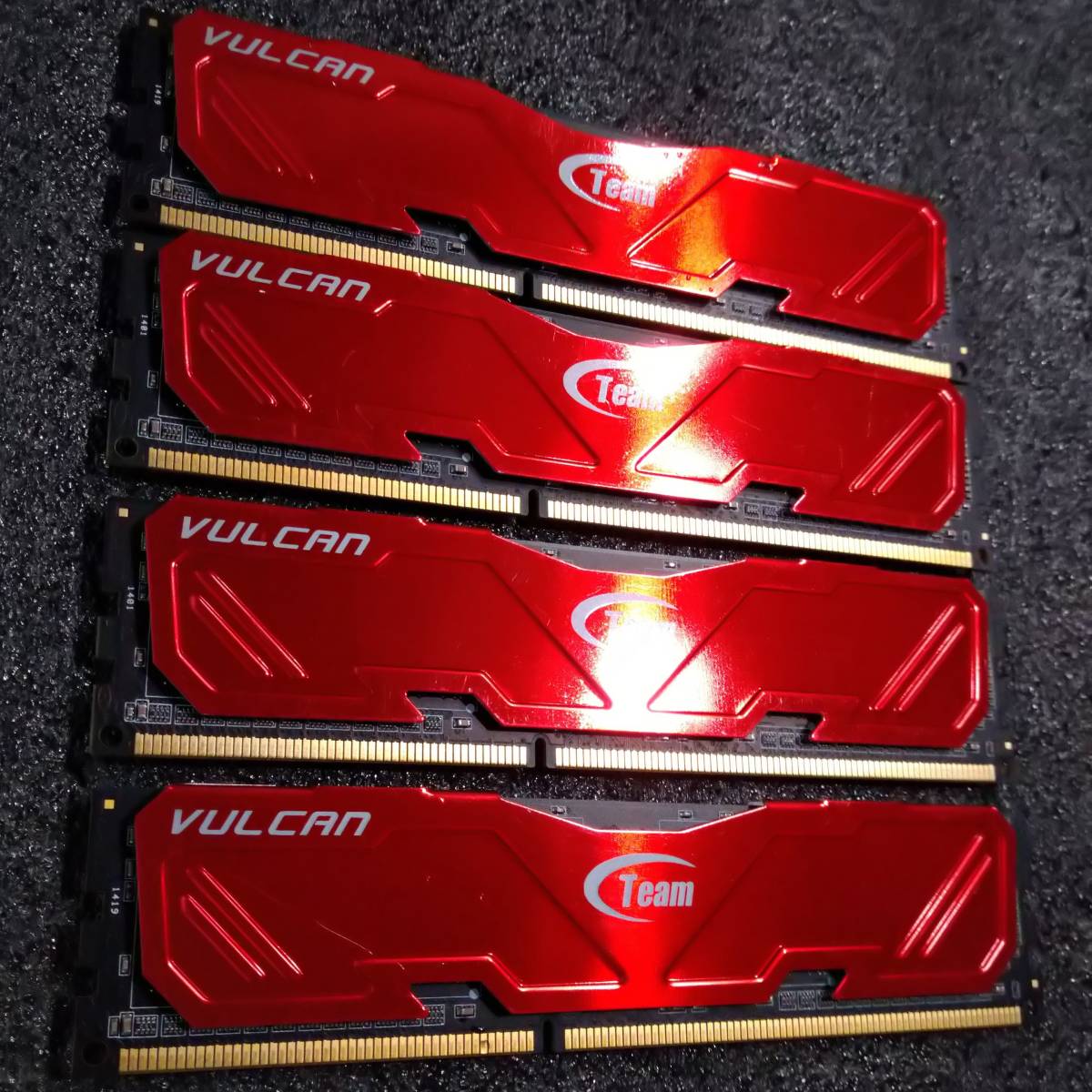 DDR3メモリ 16GB(4GB4枚組) TEAM Vulcan TLRED34G2133HC10QBK [DDR3