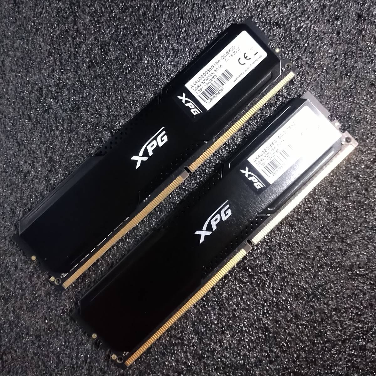 【美品】DDR4メモリ 16GB(8GB2枚組) ADATA XPG GAMMIX D20 AX4U320088G16A-DCBK20 [DDR4-3200 PC4-25600]_画像2